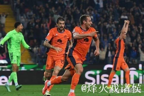 乌迪内斯两球被判无效,第三次终于破门 乌迪内斯两球被判无效,第三次终于破门