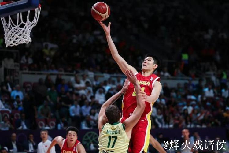 亚洲杯：胡金秋23+11王俊杰21分，中国男篮挺进半决赛